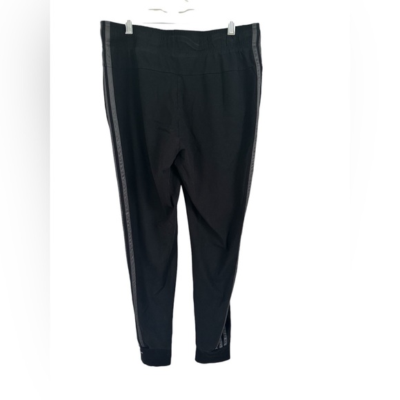 Adidas jogger pants size M - Picture 2 of 4